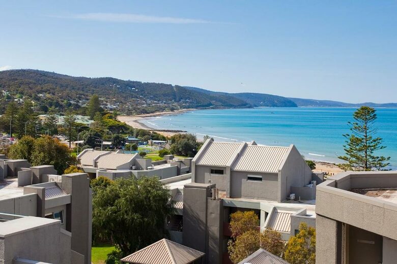 Contemporary Beachfront Living Along the Great Ocean Road - Lorne, Australia