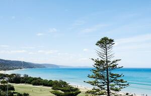 Contemporary Beachfront Living Along the Great Ocean Road - Lorne, Australia