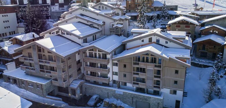 Elegant Alpine Retreat in Courchevel 1550 - Courchevel, France