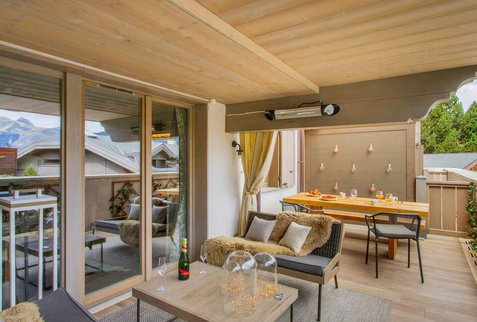 Elegant Alpine Retreat in Courchevel 1550 - Courchevel, France