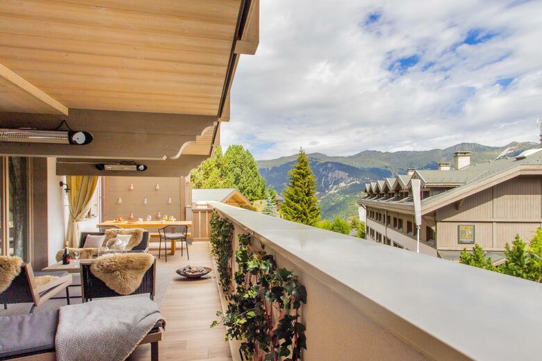 Elegant Alpine Retreat in Courchevel 1550 - Courchevel, France