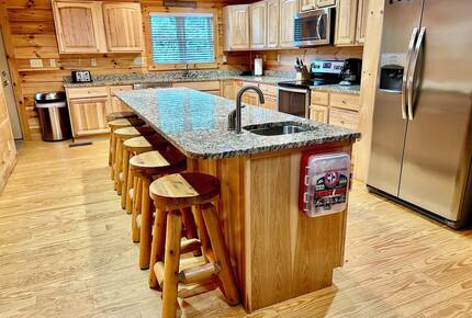 Elegant Lodge Retreat Nestled in the Appalachians - Banner Elk, North Carolina