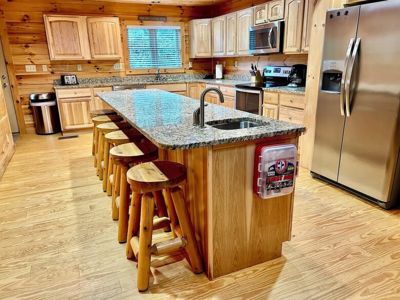 Elegant Lodge Retreat Nestled in the Appalachians - Banner Elk, North Carolina