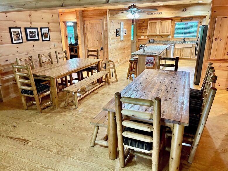 Elegant Lodge Retreat Nestled in the Appalachians - Banner Elk, North Carolina