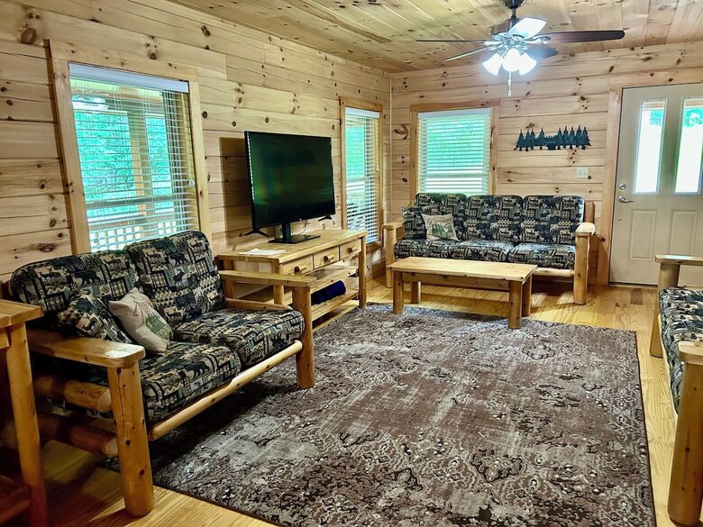 Elegant Lodge Retreat Nestled in the Appalachians - Banner Elk, North Carolina