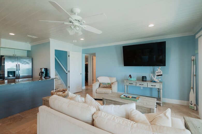 Island Views & Luxurious Comfort on Pelican Shores - Marsh Harbour, Bahamas