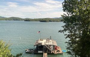 Sophisticated Mountain-View Haven on Lake Blue Ridge - Morganton, Georgia