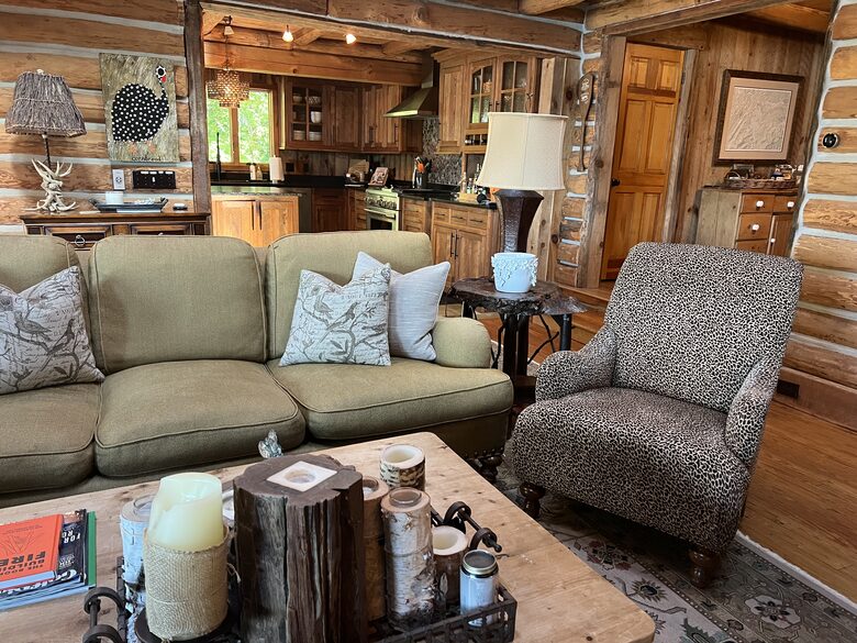 Sophisticated Mountain-View Haven on Lake Blue Ridge - Morganton, Georgia