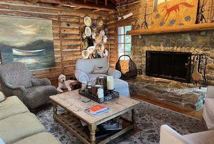 Sophisticated Mountain-View Haven on Lake Blue Ridge - Morganton, Georgia