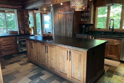 Sophisticated Mountain-View Haven on Lake Blue Ridge - Morganton, Georgia