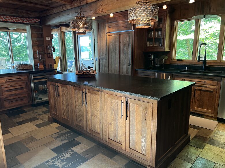 Sophisticated Mountain-View Haven on Lake Blue Ridge - Morganton, Georgia