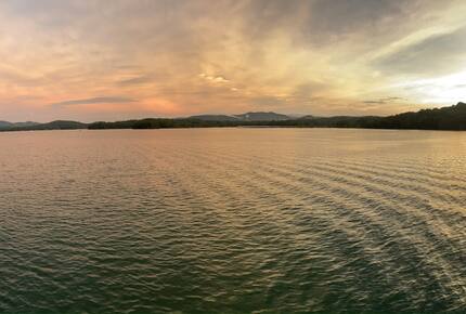 Sophisticated Mountain-View Haven on Lake Blue Ridge - Morganton, Georgia