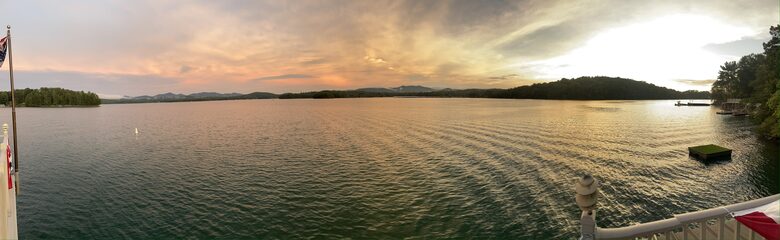 Sophisticated Mountain-View Haven on Lake Blue Ridge - Morganton, Georgia