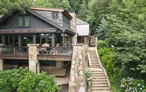 Sophisticated Mountain-View Haven on Lake Blue Ridge - Morganton, Georgia
