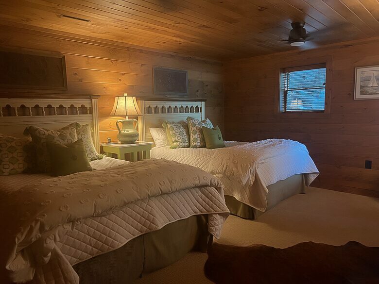 Sophisticated Mountain-View Haven on Lake Blue Ridge - Morganton, Georgia