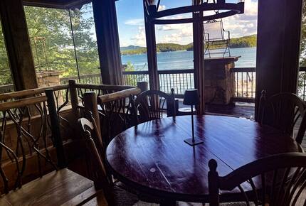 Sophisticated Mountain-View Haven on Lake Blue Ridge - Morganton, Georgia