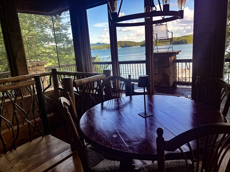 Sophisticated Mountain-View Haven on Lake Blue Ridge - Morganton, Georgia