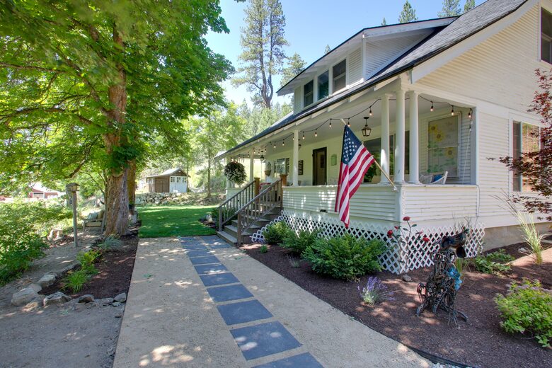 Storybook Serenity Near Coeur d'Alene - Coeur d'Alene, Idaho