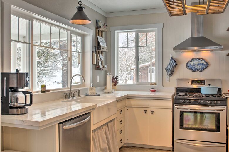 Storybook Serenity Near Coeur d'Alene - Coeur d'Alene, Idaho