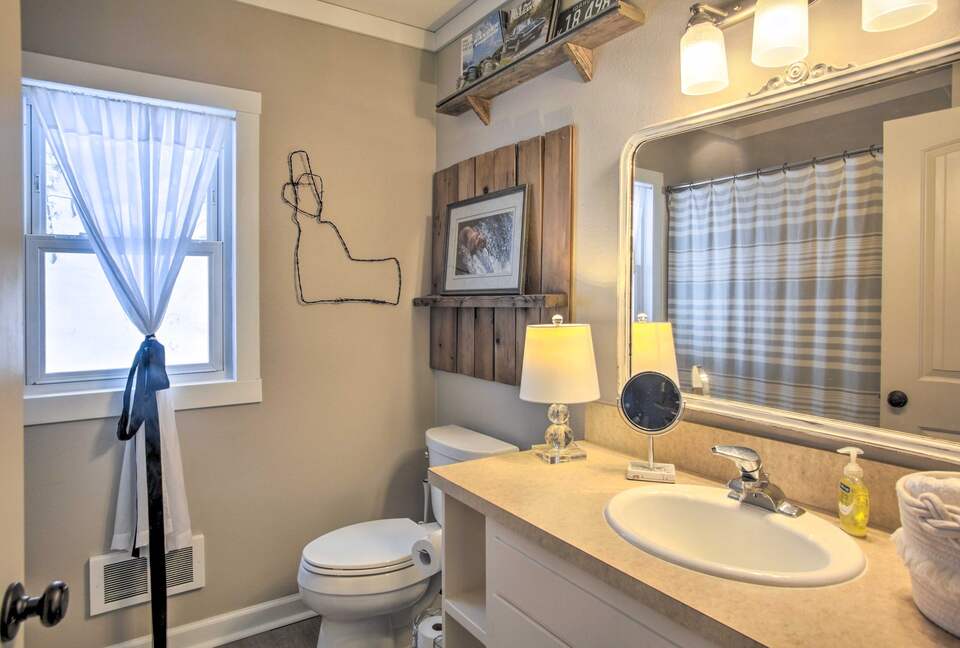 Storybook Serenity Near Coeur d'Alene - Coeur d'Alene, Idaho