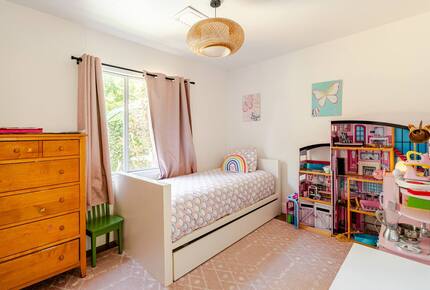 Refined Retreat Steps from Iconic Views - Tiburon, California