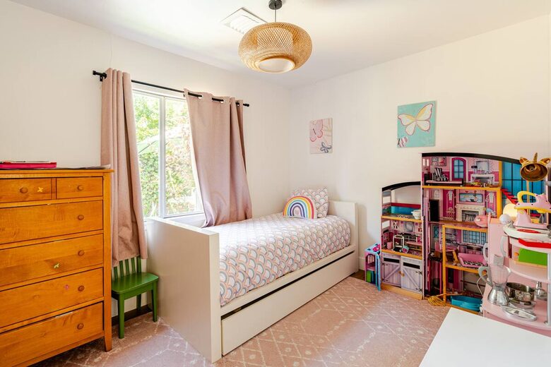 Refined Retreat Steps from Iconic Views - Tiburon, California