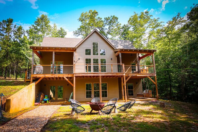 A Serene Cabin Experience with Modern Touches - Eclectic, Alabama