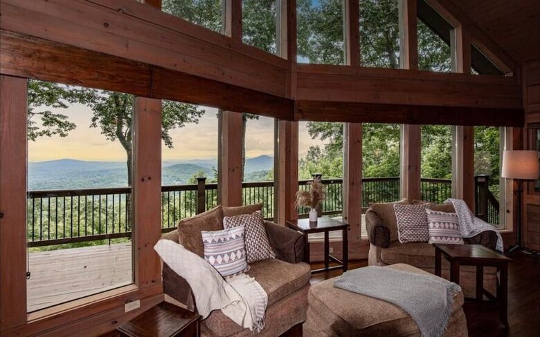 Mountain Majesty at Frog Summit - Blue Ridge, Georgia