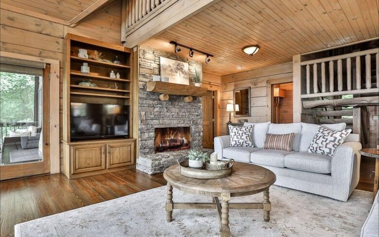 Mountain Majesty at Frog Summit - Blue Ridge, Georgia