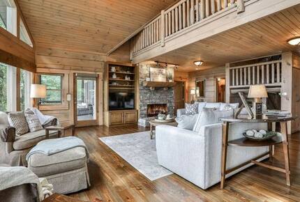 Mountain Majesty at Frog Summit - Blue Ridge, Georgia