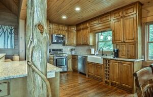 Mountain Majesty at Frog Summit - Blue Ridge, Georgia