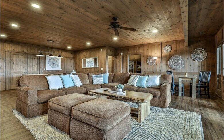 Mountain Majesty at Frog Summit - Blue Ridge, Georgia