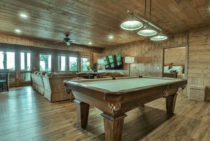 Mountain Majesty at Frog Summit - Blue Ridge, Georgia