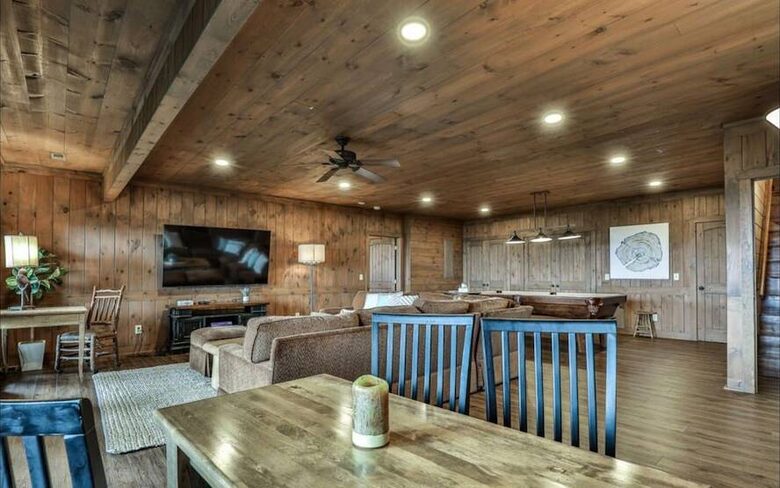 Mountain Majesty at Frog Summit - Blue Ridge, Georgia