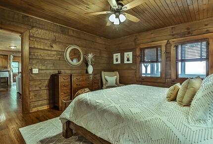 Mountain Majesty at Frog Summit - Blue Ridge, Georgia