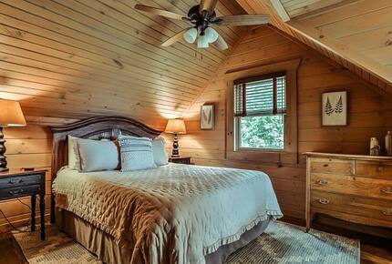 Mountain Majesty at Frog Summit - Blue Ridge, Georgia