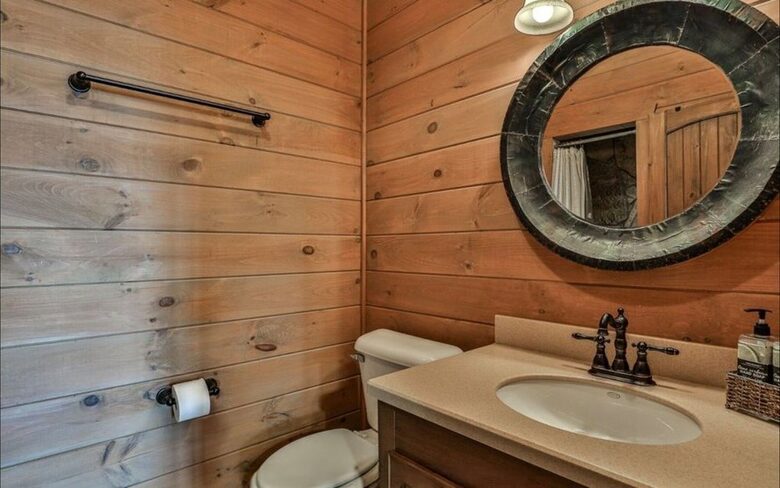 Mountain Majesty at Frog Summit - Blue Ridge, Georgia