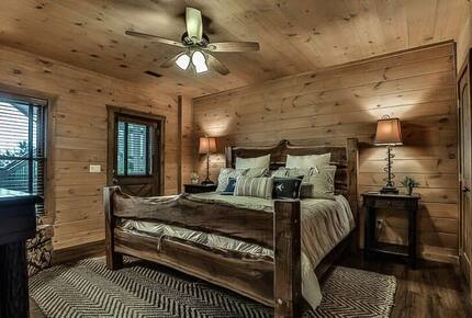 Mountain Majesty at Frog Summit - Blue Ridge, Georgia