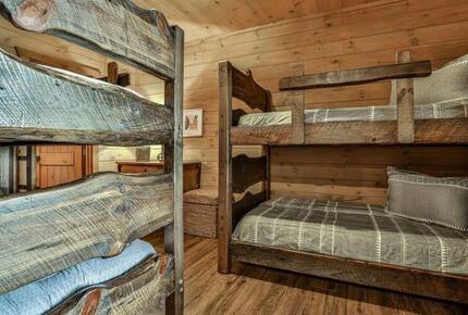 Mountain Majesty at Frog Summit - Blue Ridge, Georgia