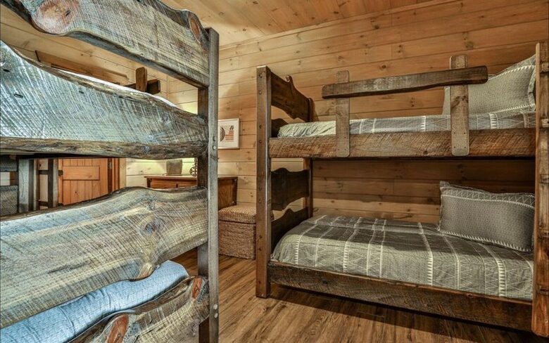 Mountain Majesty at Frog Summit - Blue Ridge, Georgia