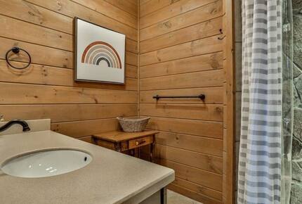 Mountain Majesty at Frog Summit - Blue Ridge, Georgia