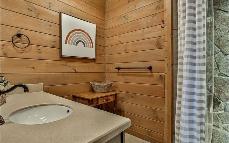 Mountain Majesty at Frog Summit - Blue Ridge, Georgia