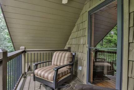 Mountain Majesty at Frog Summit - Blue Ridge, Georgia