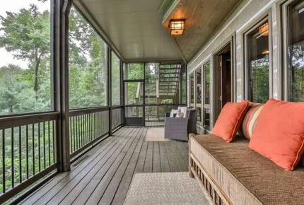 Mountain Majesty at Frog Summit - Blue Ridge, Georgia