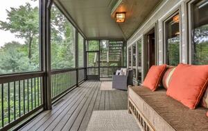 Mountain Majesty at Frog Summit - Blue Ridge, Georgia