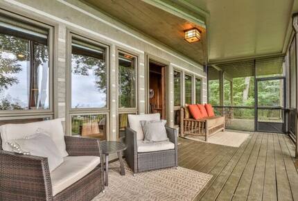 Mountain Majesty at Frog Summit - Blue Ridge, Georgia