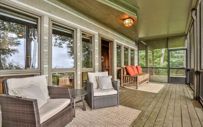 Mountain Majesty at Frog Summit - Blue Ridge, Georgia