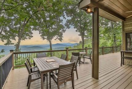 Mountain Majesty at Frog Summit - Blue Ridge, Georgia