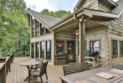 Mountain Majesty at Frog Summit - Blue Ridge, Georgia