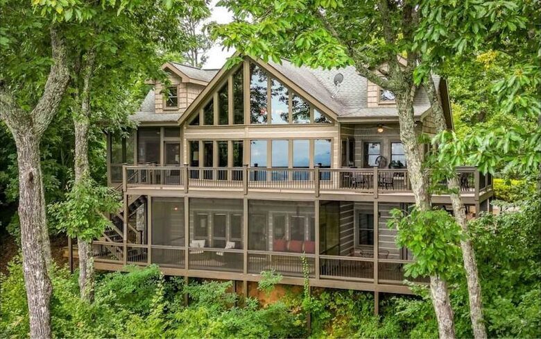 Mountain Majesty at Frog Summit - Blue Ridge, Georgia